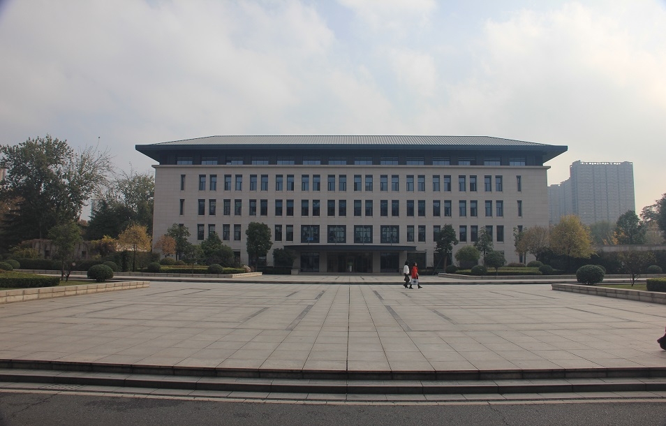 報(bào)告廳樓.JPG